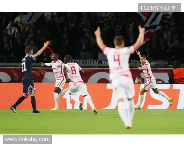 中超精彩对决曼联逆转巴黎圣日耳曼补时绝杀点燃全场激情