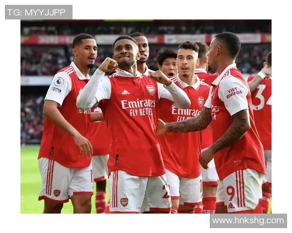 意甲激战：里昂逆转阿森纳绝杀时刻点燃全场激情