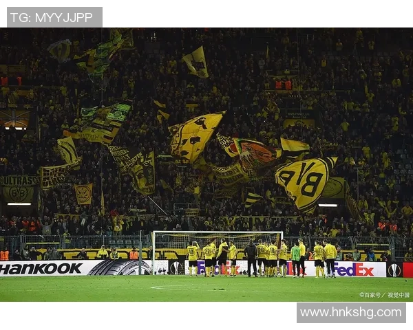 欧冠惊喜：那不勒斯逆转多特蒙德全场沸腾的精彩瞬间解析